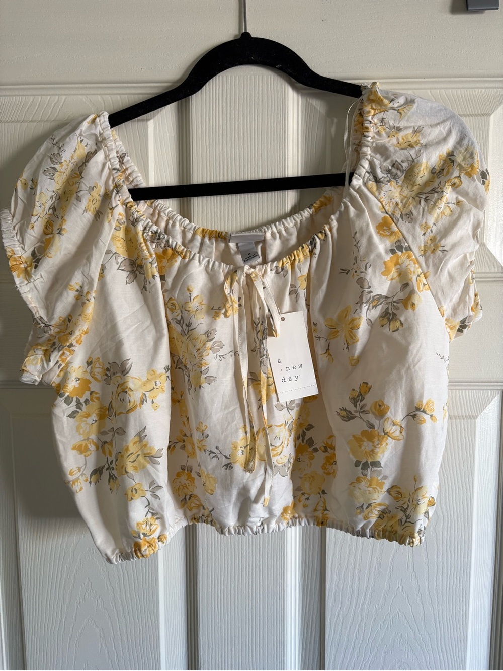 a new day White & Yellow Floral Puff-Sleeve Crop Top